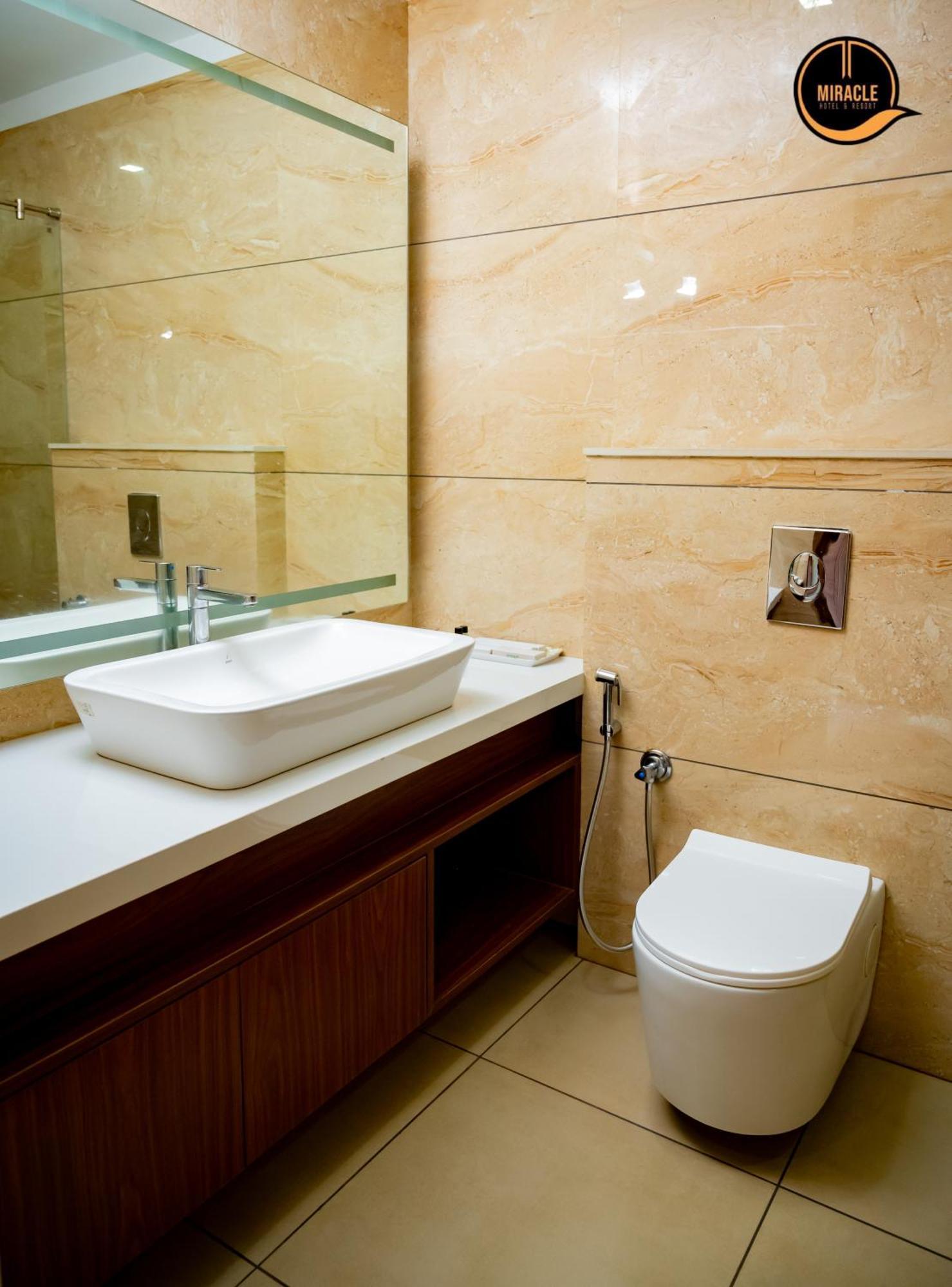 Miracle Hotel And Resorts Kozhikode Phòng bức ảnh